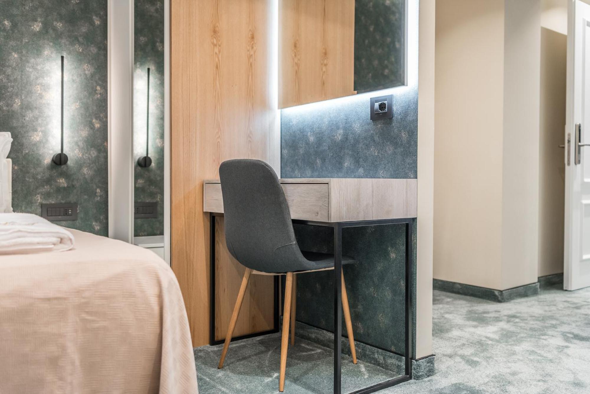 Piazza Luxury Apartment *