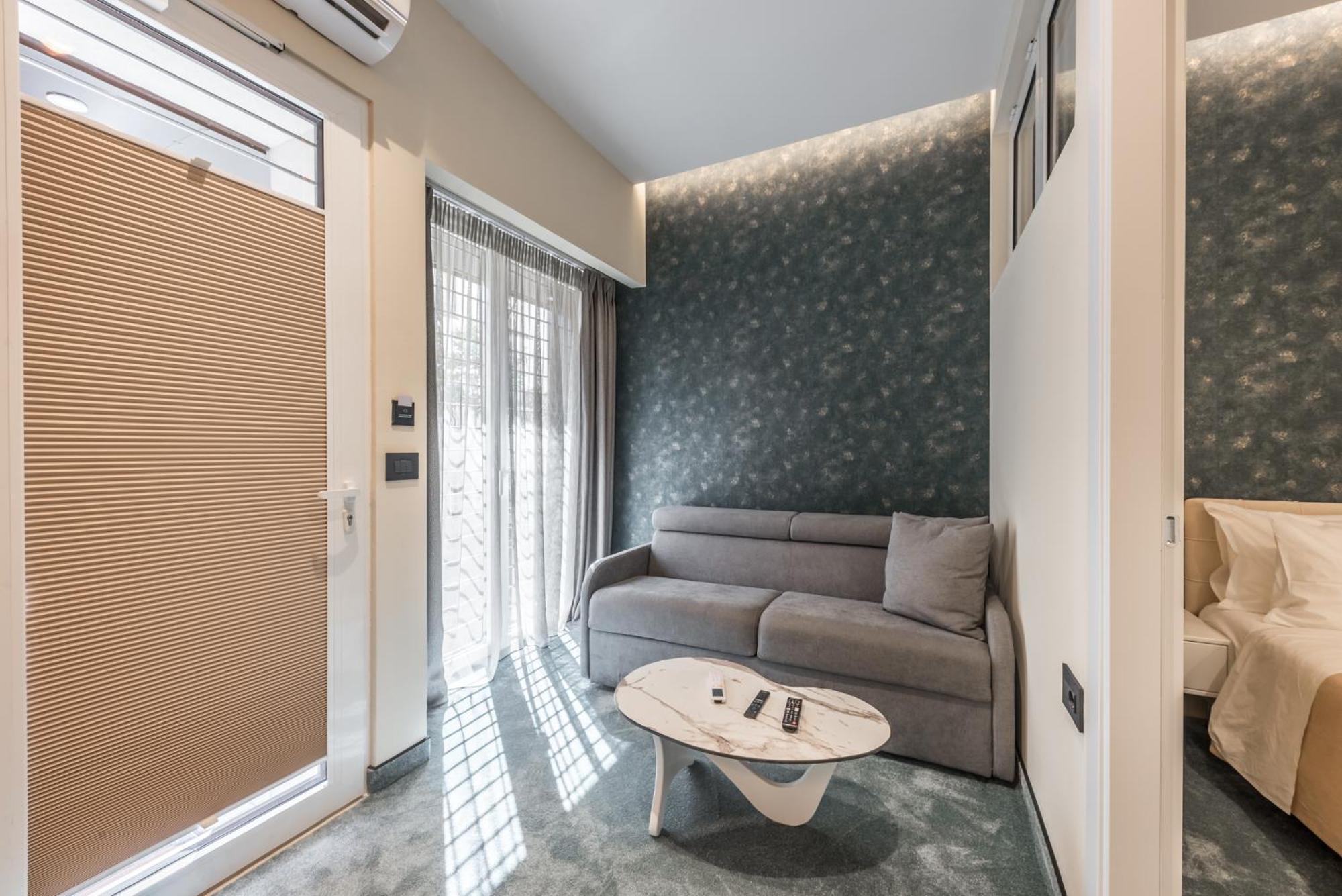 Piazza Luxury * Tirana