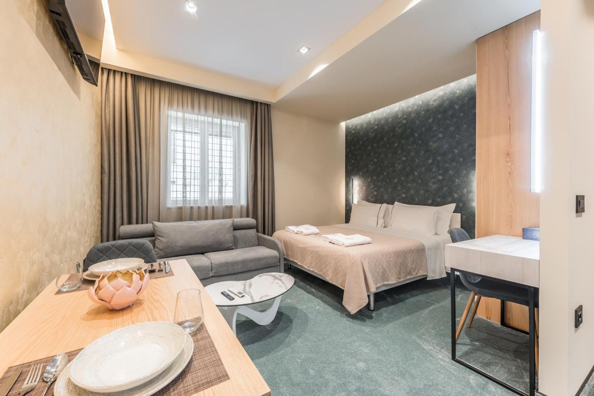 Piazza Luxury